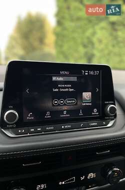 Позашляховик / Кросовер Nissan Rogue 2023 в Дніпрі