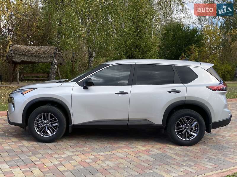 Внедорожник / Кроссовер Nissan Rogue 2024 в Киеве