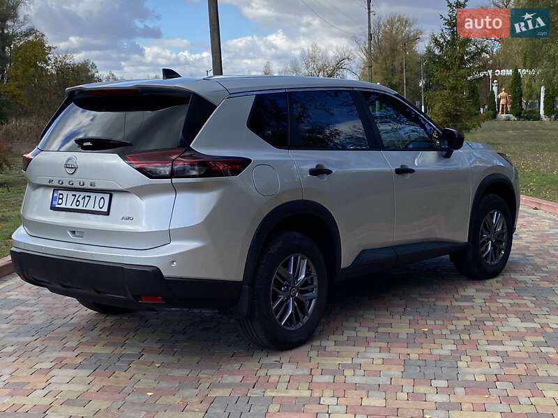 Внедорожник / Кроссовер Nissan Rogue 2024 в Киеве