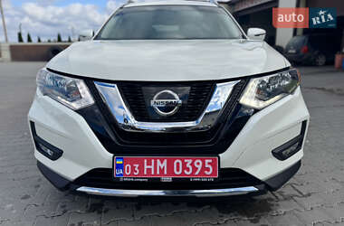 Внедорожник / Кроссовер Nissan Rogue 2017 в 