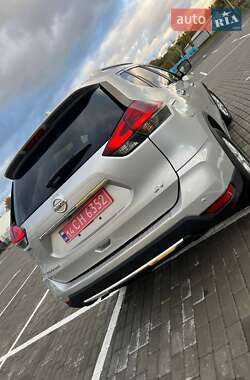 Позашляховик / Кросовер Nissan Rogue 2019 в 