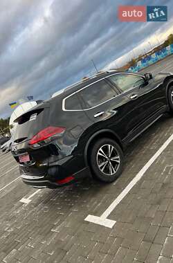 Внедорожник / Кроссовер Nissan Rogue 2019 в 