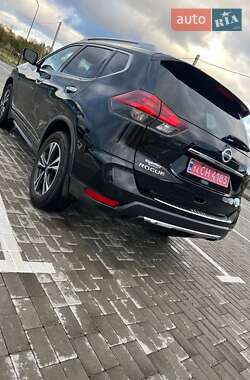 Внедорожник / Кроссовер Nissan Rogue 2019 в 