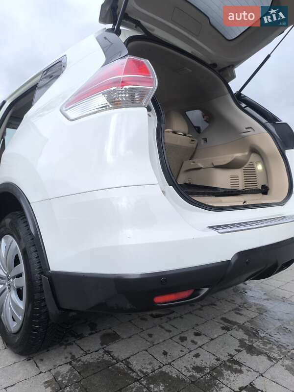 Внедорожник / Кроссовер Nissan Rogue 2015 в Ивано-Франковске