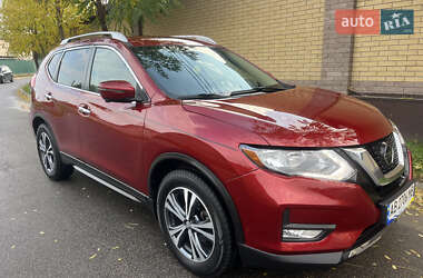 Позашляховик / Кросовер Nissan Rogue 2018 в Києві