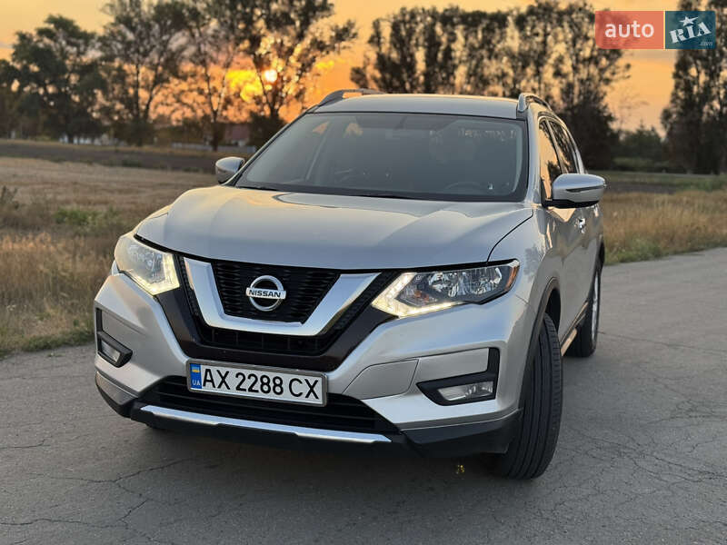 Внедорожник / Кроссовер Nissan Rogue 2016 в Днепре