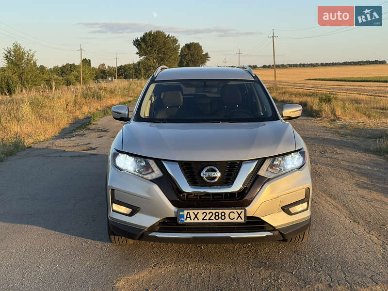 Внедорожник / Кроссовер Nissan Rogue 2016 в Днепре