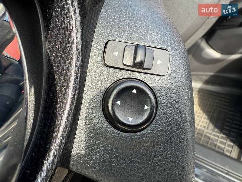 Позашляховик / Кросовер Nissan Rogue 2015 в Києві фото 17 Позашляховик / Кросовер Nissan Rogue 2015 в Києві