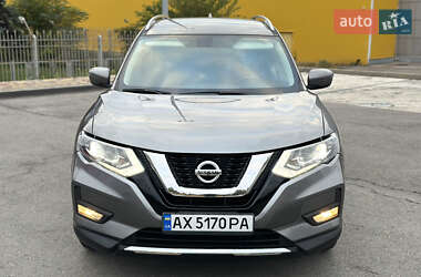 Позашляховик / Кросовер Nissan Rogue 2017 в  фото 6 Позашляховик / Кросовер Nissan Rogue 2017 в