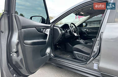 Позашляховик / Кросовер Nissan Rogue 2017 в  фото 15 Позашляховик / Кросовер Nissan Rogue 2017 в