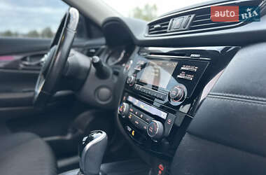 Позашляховик / Кросовер Nissan Rogue 2017 в  фото 24 Позашляховик / Кросовер Nissan Rogue 2017 в