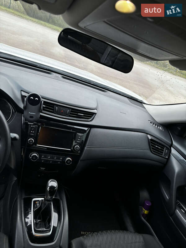 Внедорожник / Кроссовер Nissan Rogue 2018 в Коростене