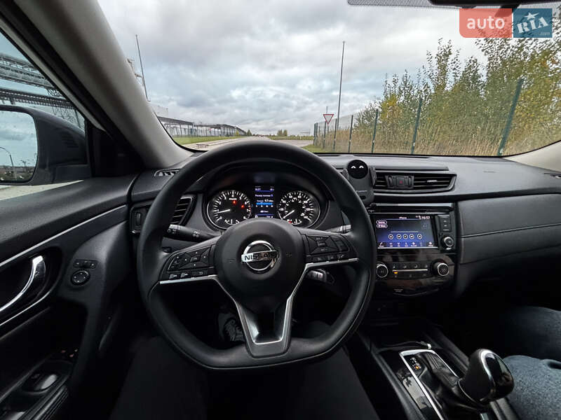 Внедорожник / Кроссовер Nissan Rogue 2018 в Коростене