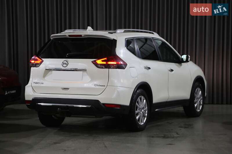 Позашляховик / Кросовер Nissan Rogue 2017 в Києві