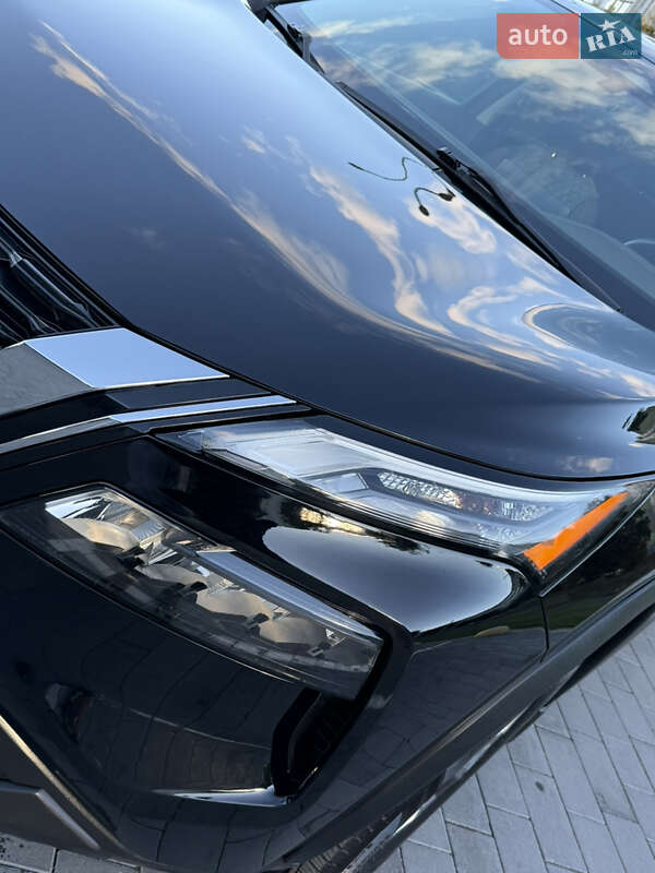 Внедорожник / Кроссовер Nissan Rogue 2021 в Шептицькому