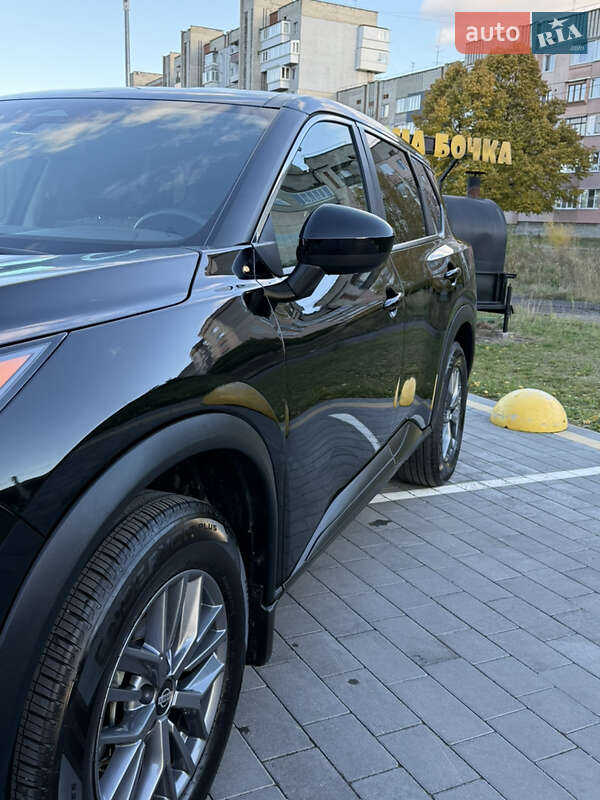 Внедорожник / Кроссовер Nissan Rogue 2021 в Шептицькому