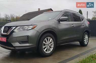 Позашляховик / Кросовер Nissan Rogue 2017 в Рівному