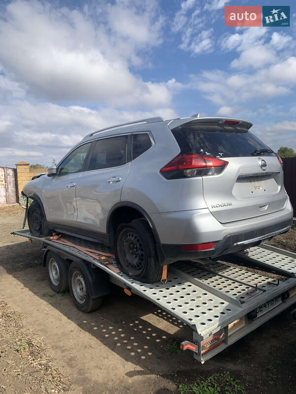 Внедорожник / Кроссовер Nissan Rogue 2017 в Николаеве