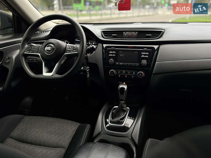 Внедорожник / Кроссовер Nissan Rogue 2016 в Николаеве