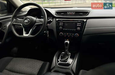 Позашляховик / Кросовер Nissan Rogue 2016 в 