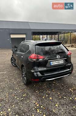 Внедорожник / Кроссовер Nissan Rogue 2018 в 