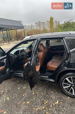 Внедорожник / Кроссовер Nissan Rogue 2018 в 