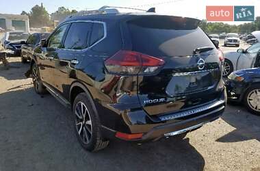 Внедорожник / Кроссовер Nissan Rogue 2018 в 