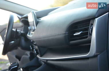 Внедорожник / Кроссовер Nissan Rogue 2021 в 