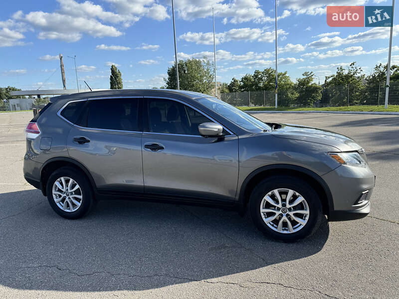 Внедорожник / Кроссовер Nissan Rogue 2016 в Харькове