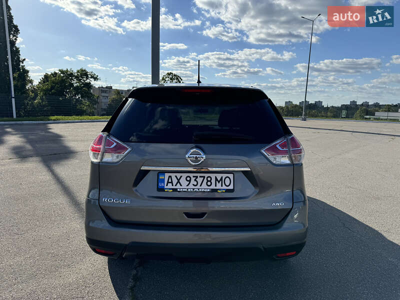 Внедорожник / Кроссовер Nissan Rogue 2016 в Харькове