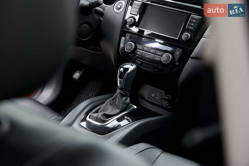 Позашляховик / Кросовер Nissan Rogue 2018 в Києві