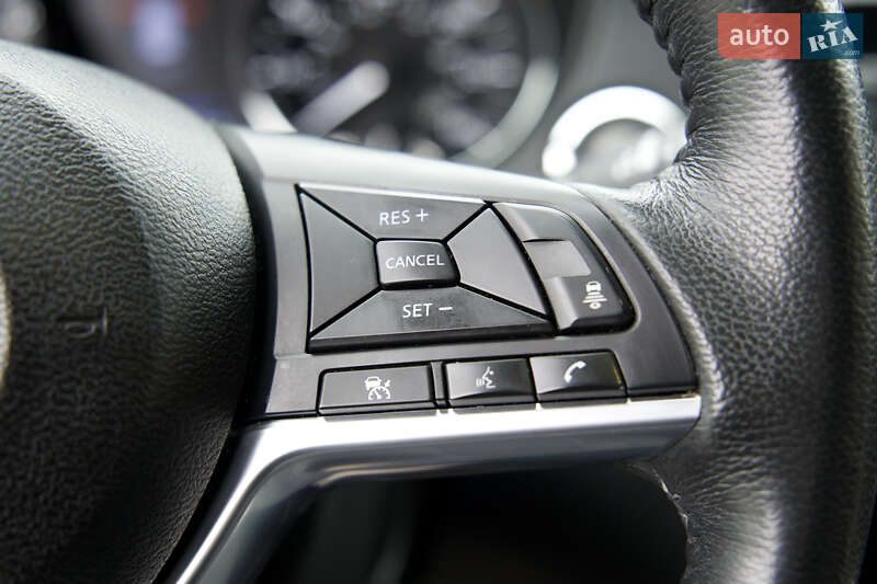 Позашляховик / Кросовер Nissan Rogue 2018 в Києві