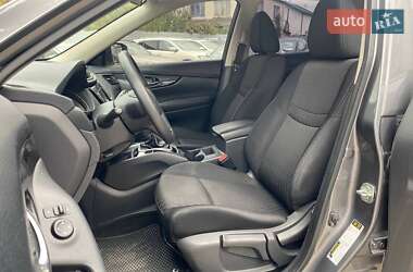 Внедорожник / Кроссовер Nissan Rogue 2018 в 