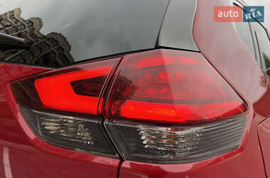 Внедорожник / Кроссовер Nissan Rogue 2017 в 