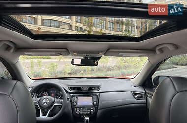 Внедорожник / Кроссовер Nissan Rogue 2017 в 