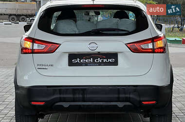 Позашляховик / Кросовер Nissan Rogue 2017 в  фото 5 Позашляховик / Кросовер Nissan Rogue 2017 в