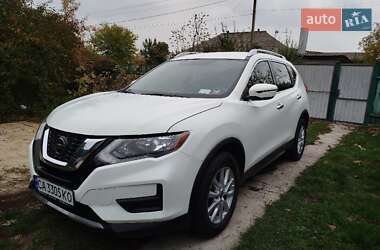 Позашляховик / Кросовер Nissan Rogue 2017 в Черкасах