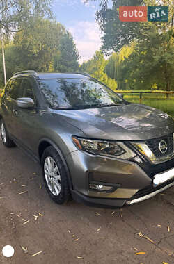 Позашляховик / Кросовер Nissan Rogue 2017 в Рівному