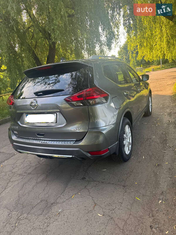 Внедорожник / Кроссовер Nissan Rogue 2017 в Ровно