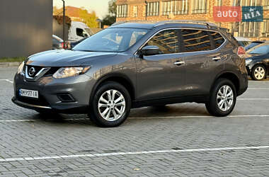 Внедорожник / Кроссовер Nissan Rogue 2016 в 