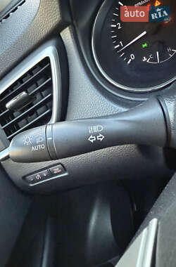 Внедорожник / Кроссовер Nissan Rogue 2016 в 