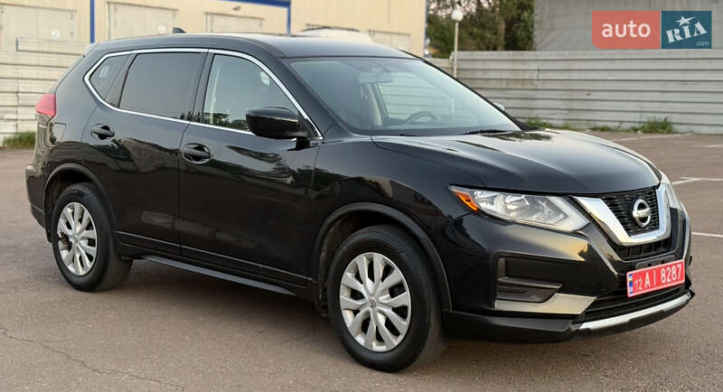 Внедорожник / Кроссовер Nissan Rogue 2016 в Ровно