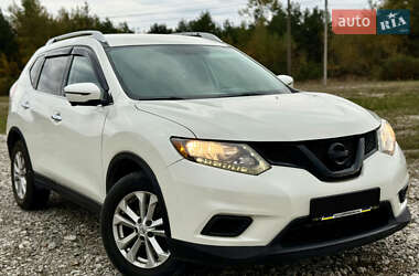 Позашляховик / Кросовер Nissan Rogue 2016 в Новояворівську