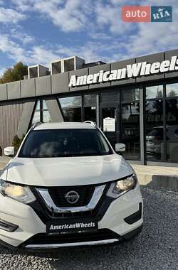 Внедорожник / Кроссовер Nissan Rogue 2017 в Черновцах