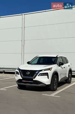 Внедорожник / Кроссовер Nissan Rogue 2023 в 