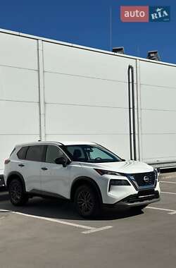 Внедорожник / Кроссовер Nissan Rogue 2023 в 