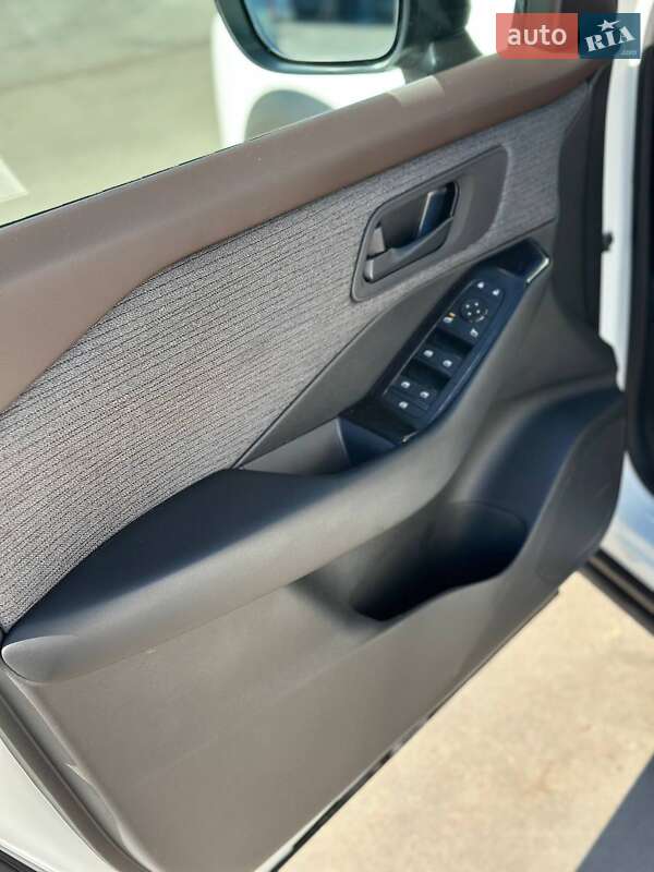 Позашляховик / Кросовер Nissan Rogue 2023 в Києві фото 32 Позашляховик / Кросовер Nissan Rogue 2023 в Києві