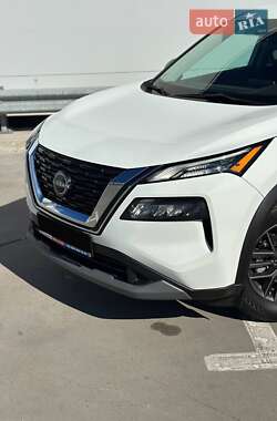 Внедорожник / Кроссовер Nissan Rogue 2023 в 