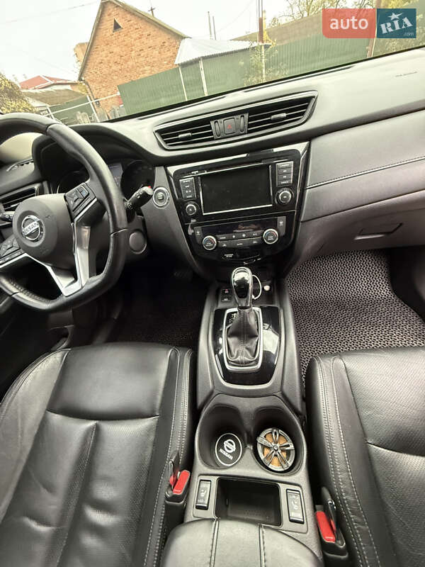 Внедорожник / Кроссовер Nissan Rogue 2019 в Миргороде