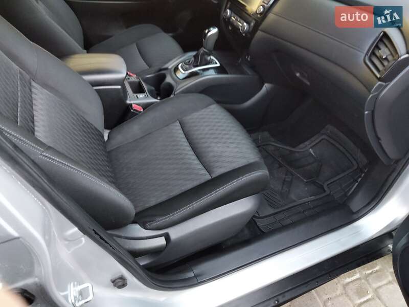 Позашляховик / Кросовер Nissan Rogue 2019 в Тернополі